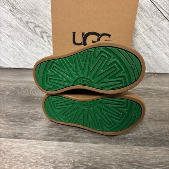 UGG | Rennon II High Top Sneaker Bootie New In Black Leather - Picture 9 of 13